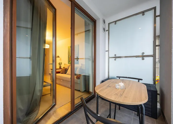 Krolikarnia - 60m2, Parking, Balcony - By Rentujemy Apartment Warsaw