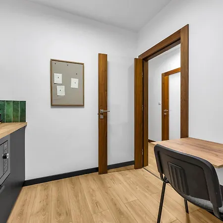 Królikarnia - 60m2, Parking, Balcony - By Rentujemy Apartamento