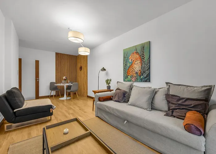 Krolikarnia - 60m2, Parking, Balcony - By Rentujemy Varşova