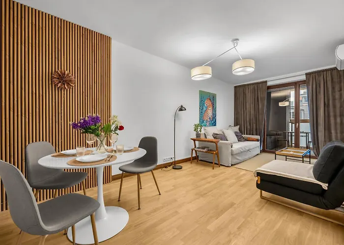 Krolikarnia - 60m2, Parking, Balcony - By Rentujemy * Varşova